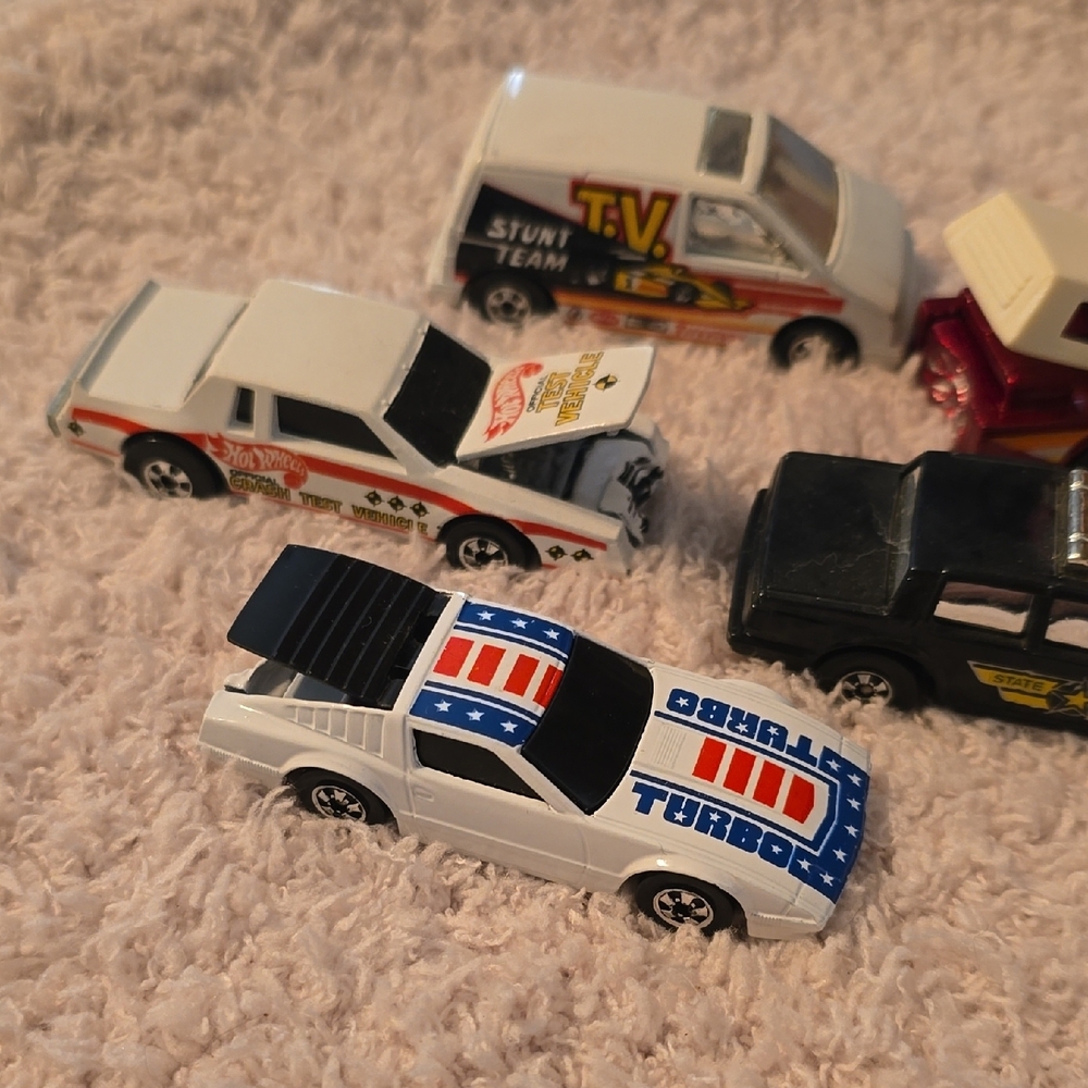 ♡♡♡ Hot Wheels Crack-ups & Flips Bundle - Picture 2 of 7